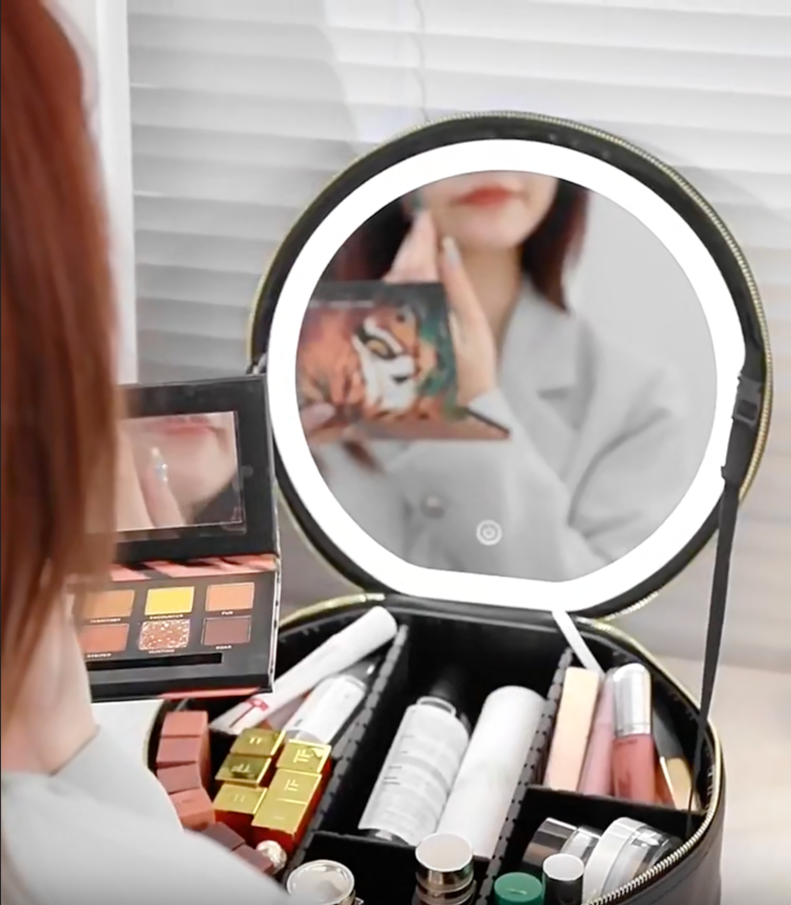 Round LED Mirror Makeup Bag